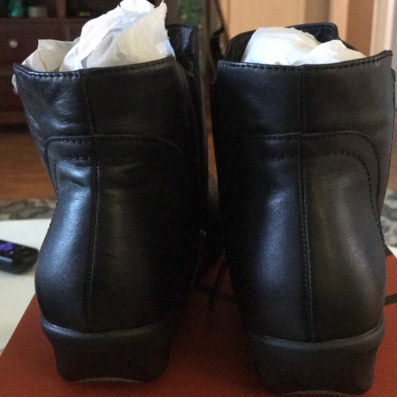 NWT Black Ankle Boots - Picture 5 of 7